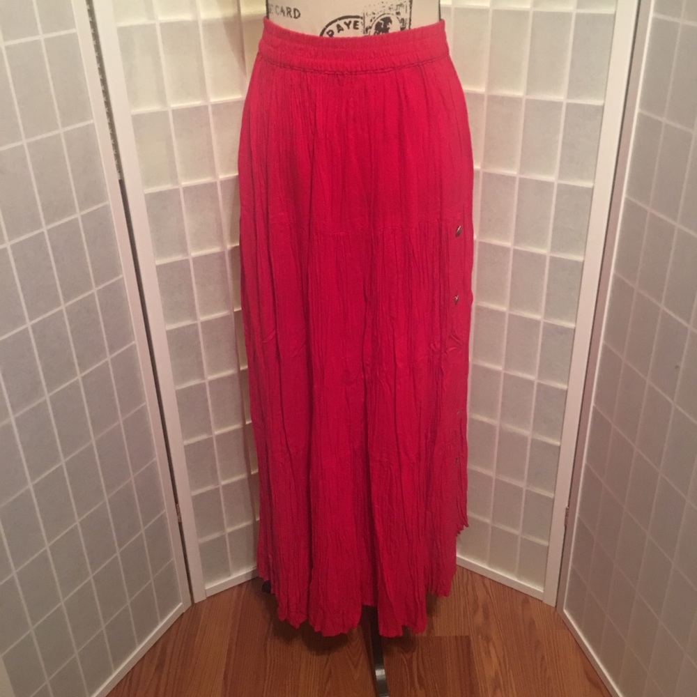 Ozark Mountain Jean Company Size M Red Crinkle Elastic Waist Maxi Skirt